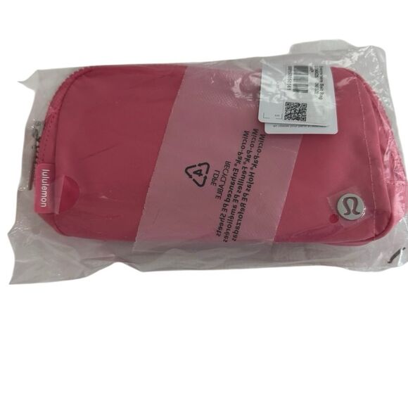 Everywhere Belt Bag 1L Sakura Pink - Picture 14 of 16